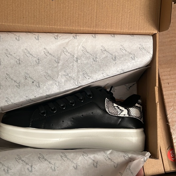 Seven7 footwear Miki Sneakers, varied sizes, Black/snake, various sizes 6-8 new! - Picture 6 of 12